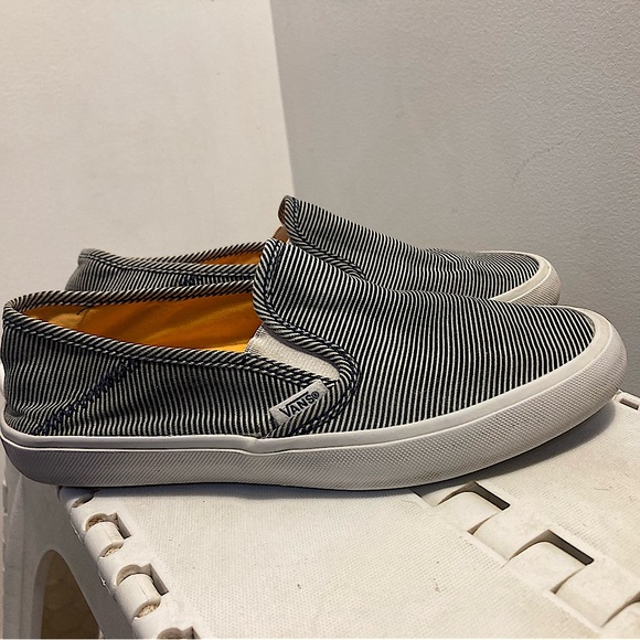 VANS slip-on shoes - Picture 6 of 9